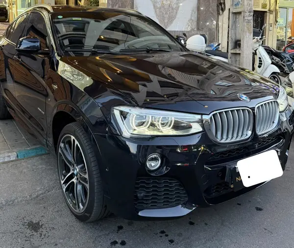 بی ام و X4