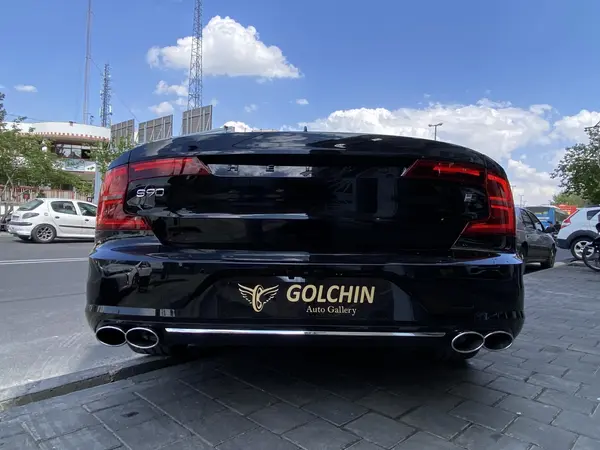 ولوو S90