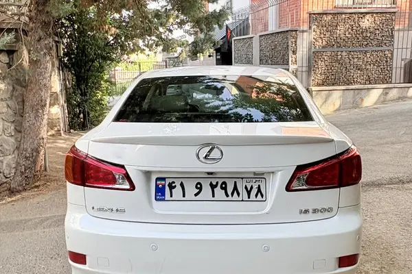 عکس لکسوس IS