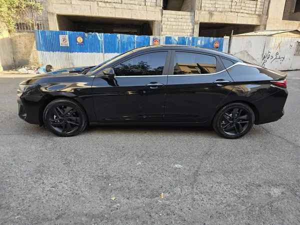 عکس کی ام سی J7