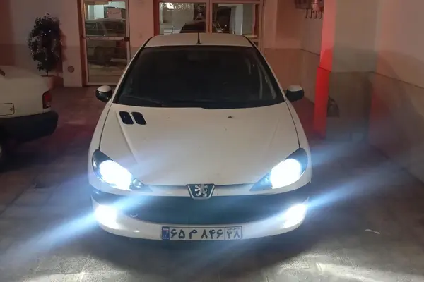 پژو 206