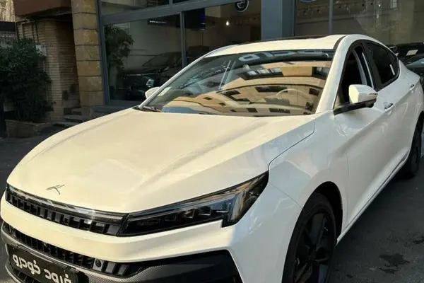 عکس کی ام سی J7