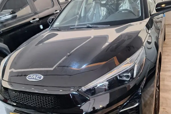عکس کی ام سی eJ7