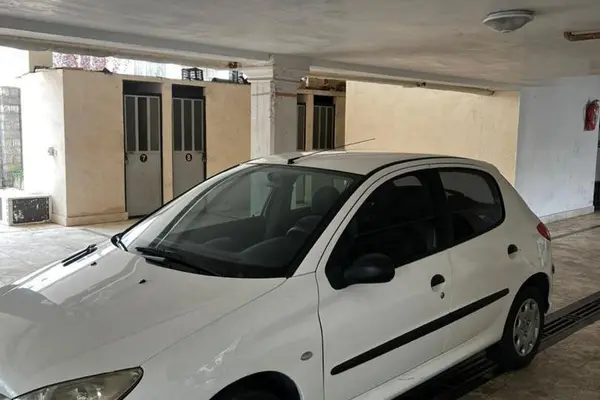 پژو 206