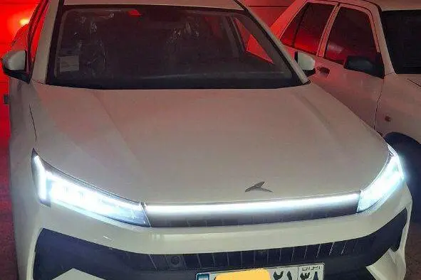 کی ام سی J7