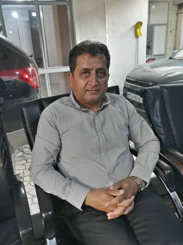 مدیر نمایشگاه اتو حاجیان