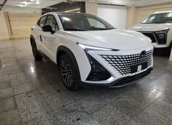 عکس چانگان UNI-T