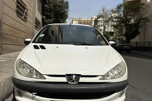 پژو 206