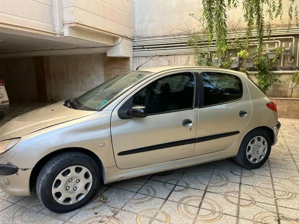 پژو 206