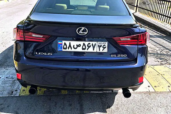 لکسوس IS