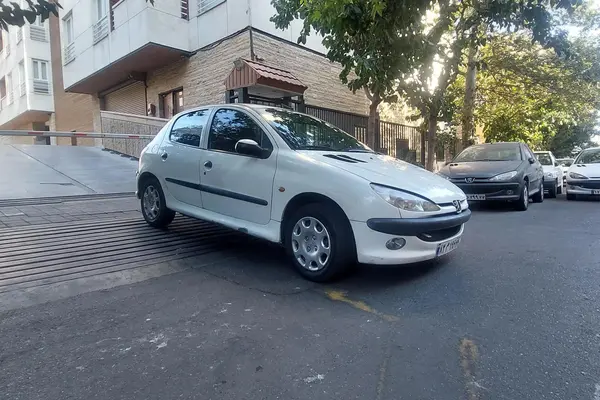 پژو 206