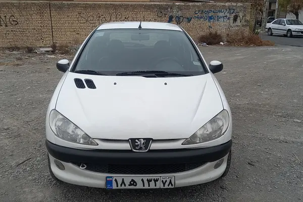 پژو 206