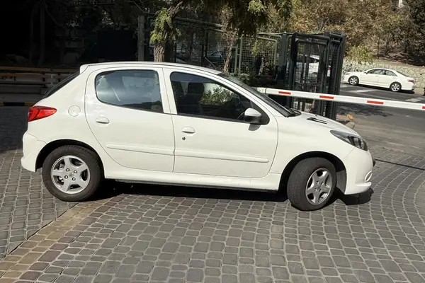پژو 207