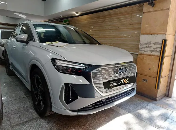 آئودی Q4 e-tron