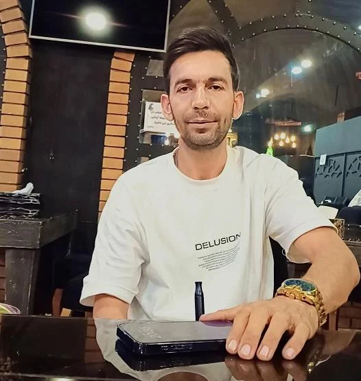 مدیر نمایشگاه اتو گالری محمد