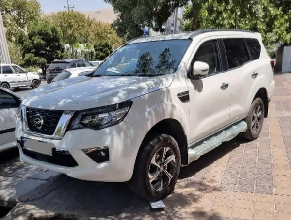 عکس نیسان ترا