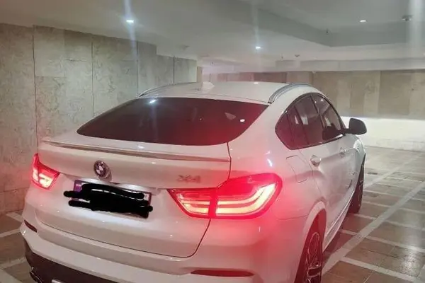 بی ام و X4