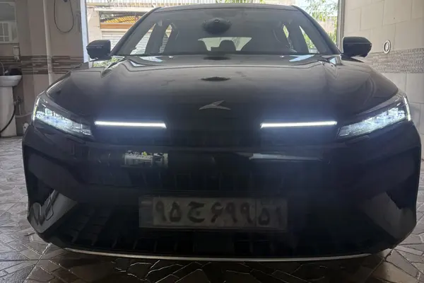 عکس کی ام سی J7