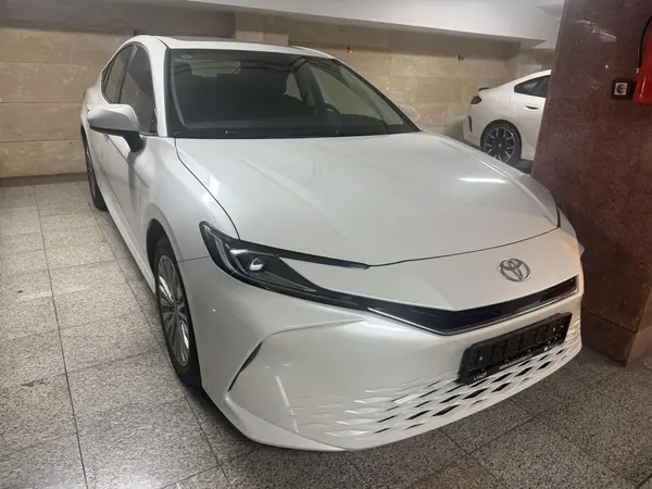 تویوتا کمری هیبرید