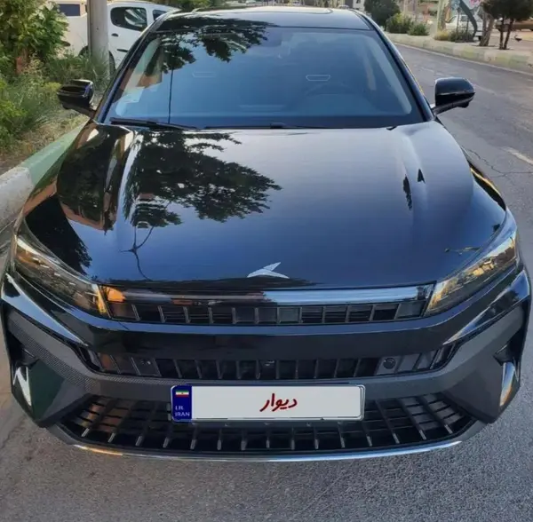 عکس کی ام سی J7