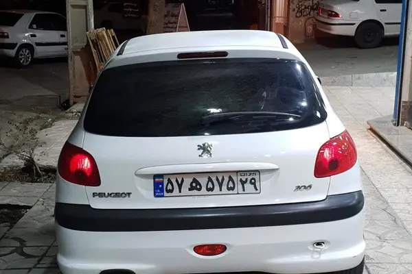 پژو 206