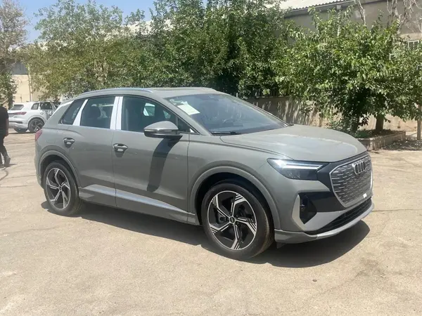 عکس آئودی Q4 e-tron