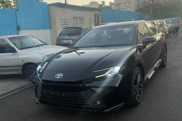 عکس تویوتا کمری هیبرید