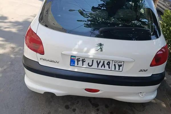 پژو 206