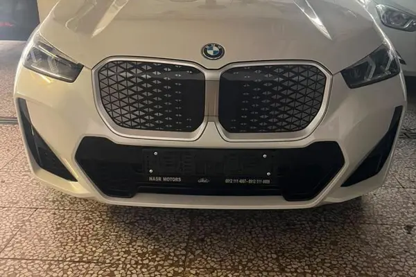 بی ام و iX1