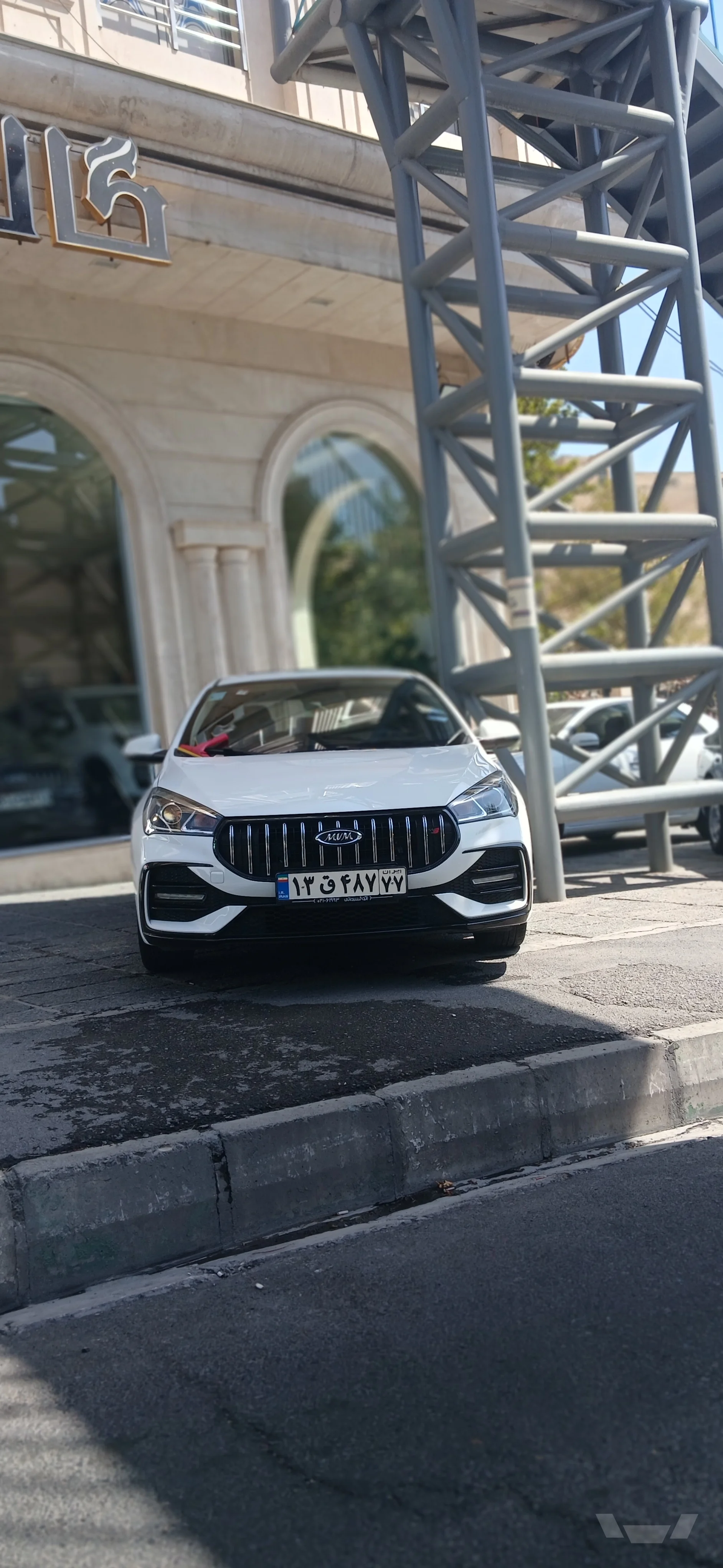 عکس ام وی ام آریزو 5ev