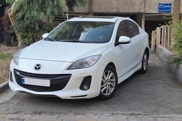 عکس مزدا 3 نیو صندوق دار
