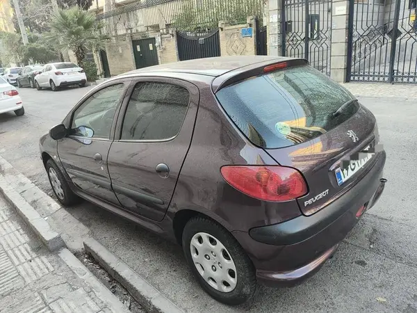 پژو 206