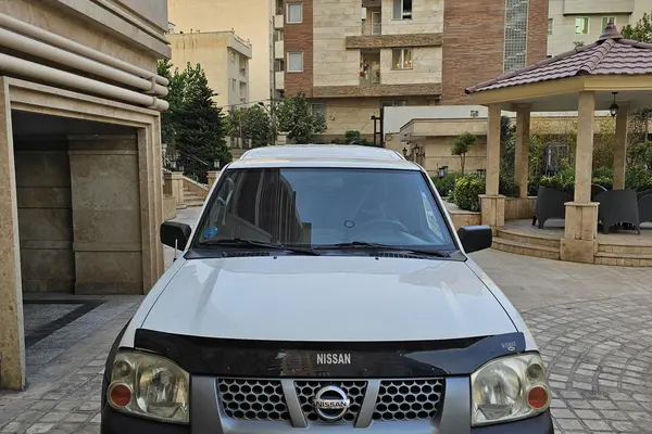 عکس نیسان رونیز