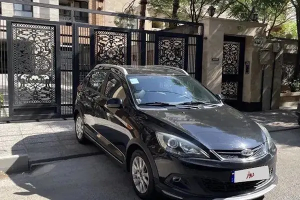 ام وی ام 315هاچ بک