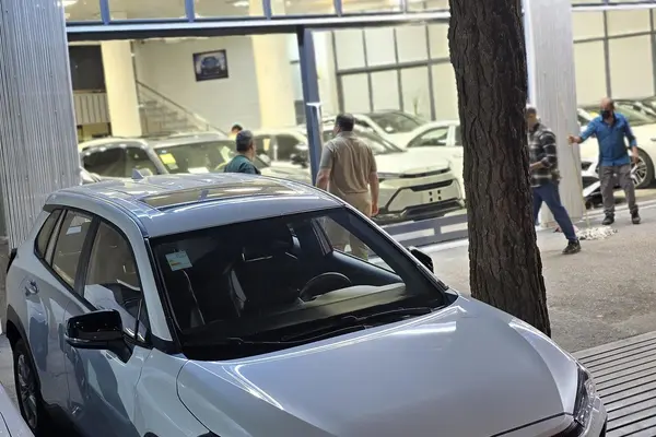 عکس تویوتا کرولا کراس هیبرید