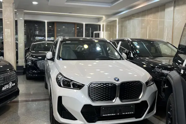 بی ام و iX1