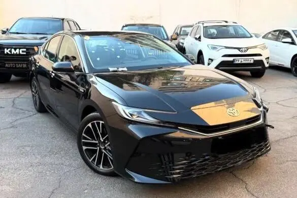 تویوتا کمری هیبرید