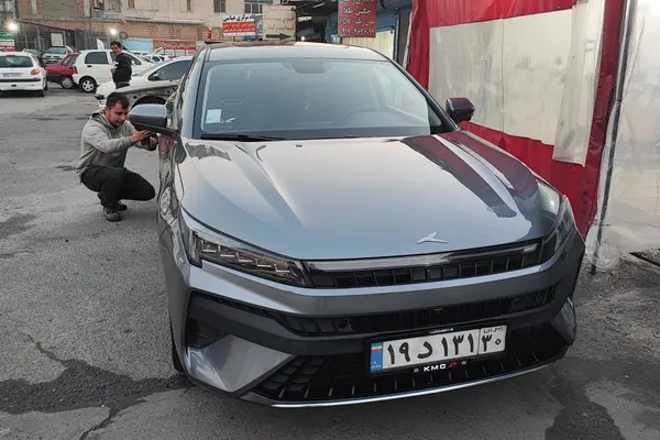 کی ام سی J7
