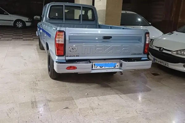 مزدا وانت تک‌کابين