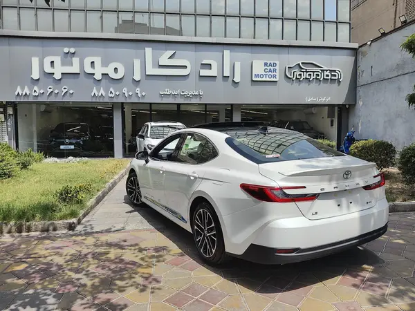 عکس تویوتا کمری هیبرید