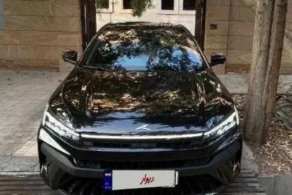 کی ام سی J7