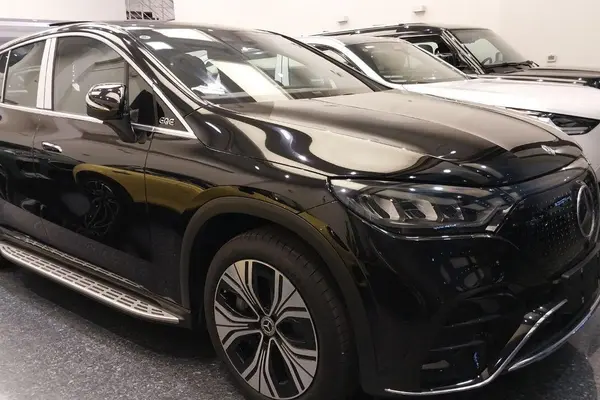 EQE SUV