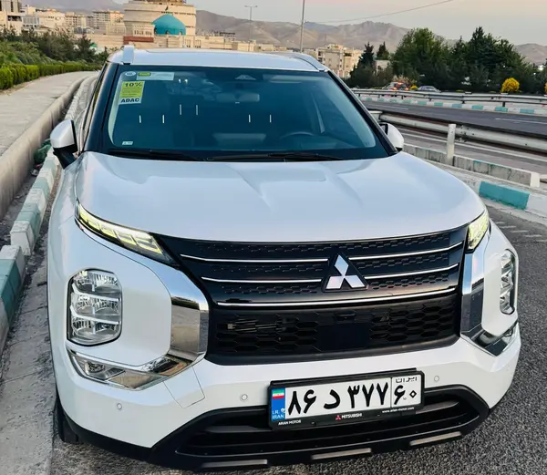 میتسوبیشی اوتلندر