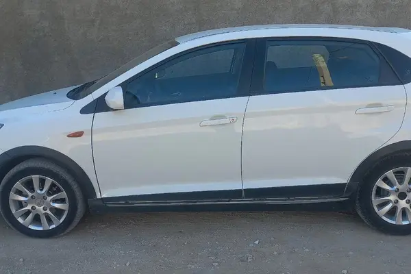 ام وی ام 315هاچ بک