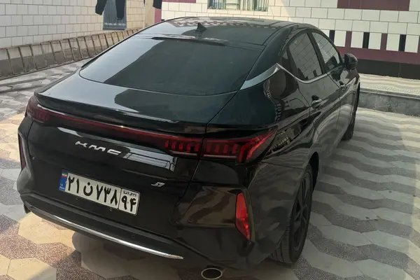کی ام سی J7