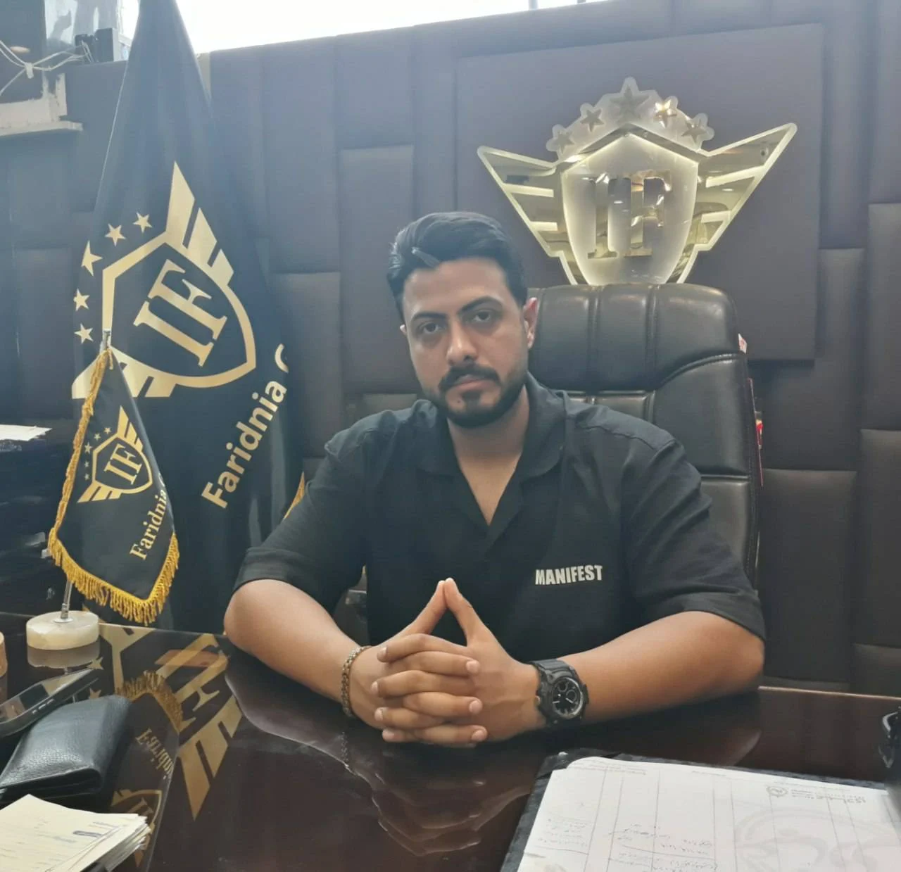مدیر نمایشگاه اتو گالری فریدنیا