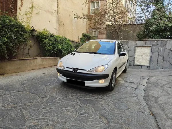 پژو 206