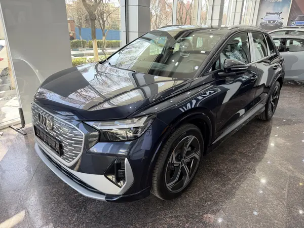 عکس آئودی Q4 e-tron