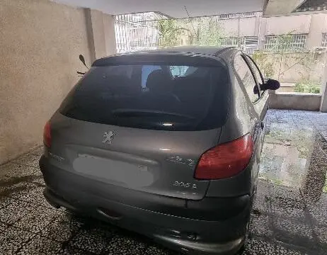 پژو 206