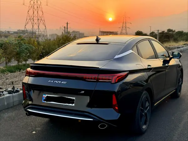 کی ام سی J7